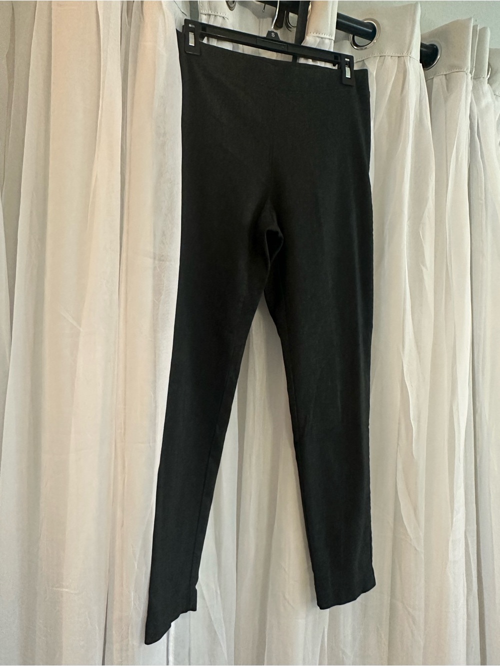 Ellen Tracy charcoal straight leg cropped Black Stretch Pants